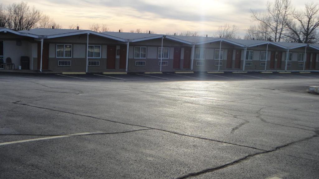 Relax Inn St. Robert Saint Robert Exterior foto