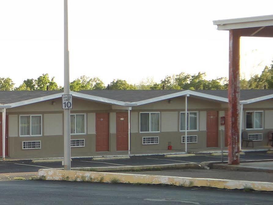 Relax Inn St. Robert Saint Robert Exterior foto