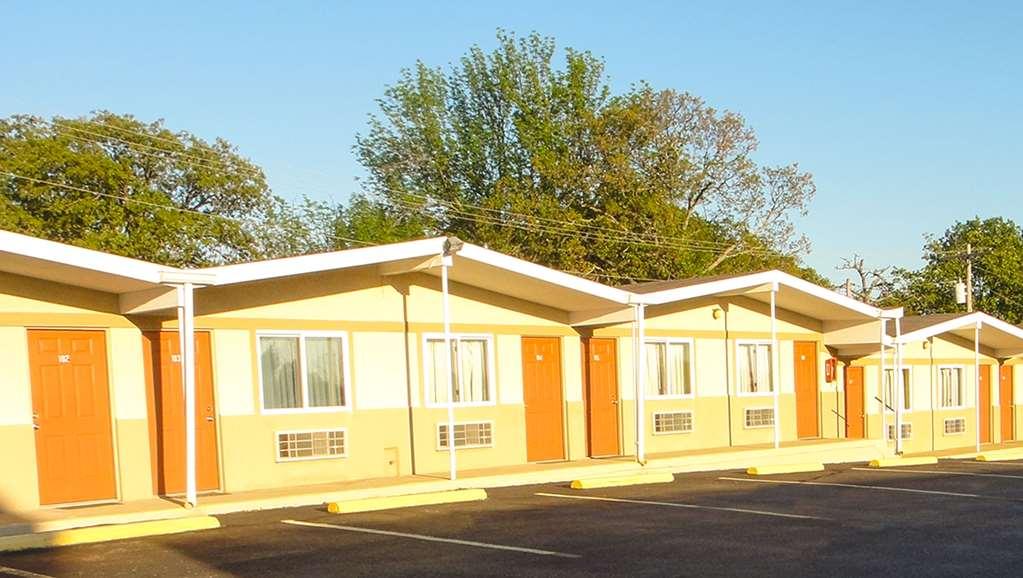 Relax Inn St. Robert Saint Robert Exterior foto